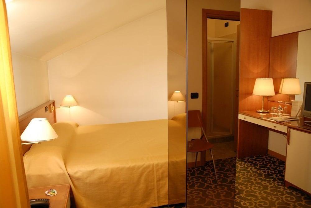 Europa Motel Ossona